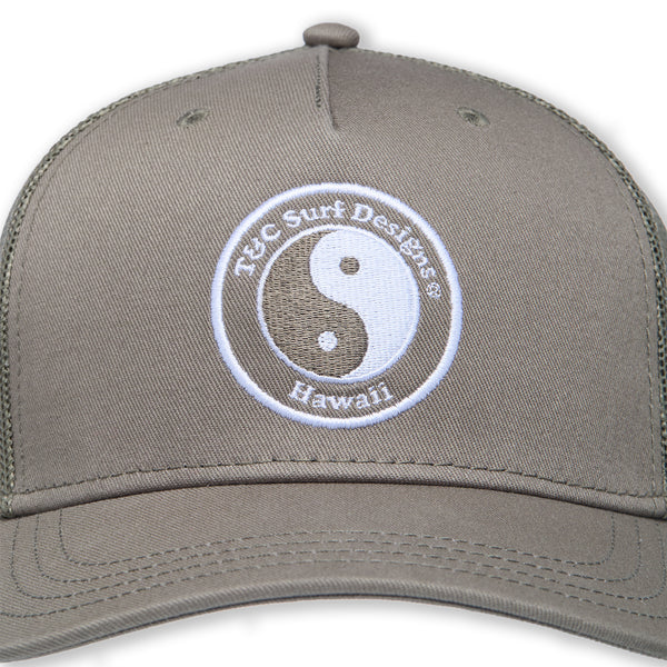 Boné Trucker T&C Surf Designs YY Plain - Verde Militar / Logotipo Verde Militar