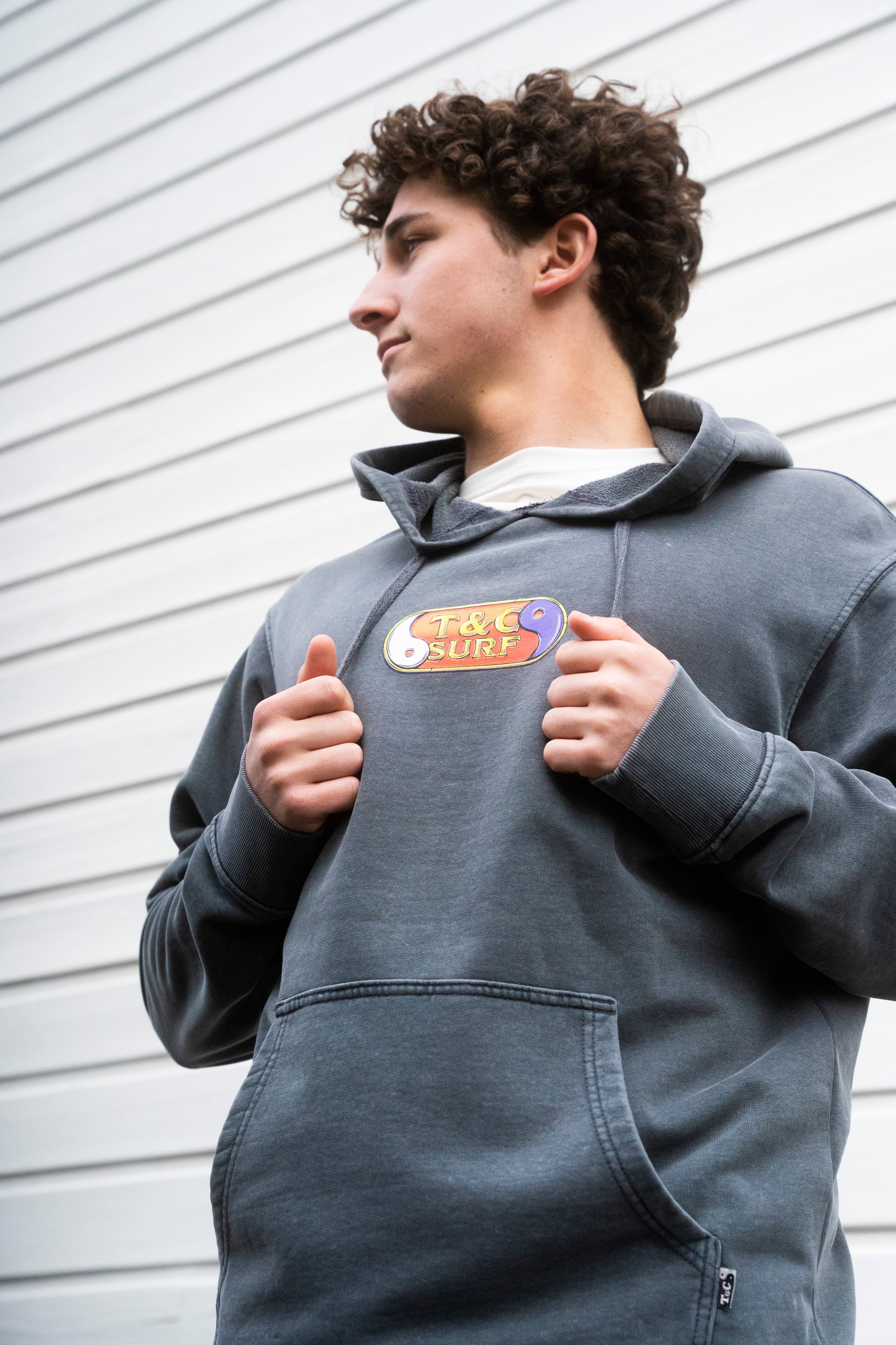 T&C Surf Designs 80'S Hooded Sweat - Washed Black